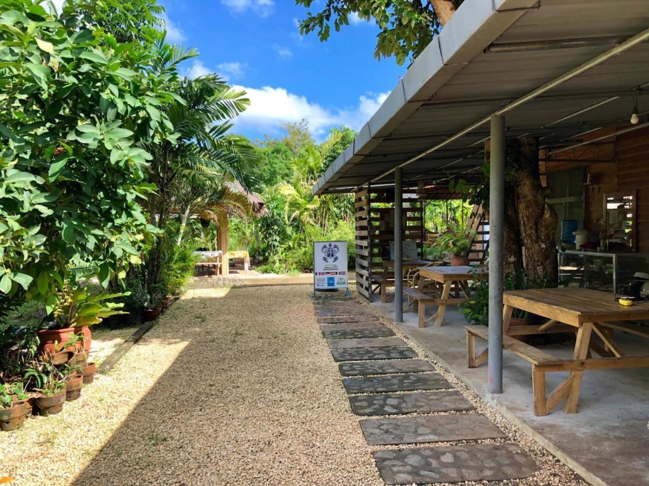 House @Bohol Garden Homes パングラオ エクステリア 写真